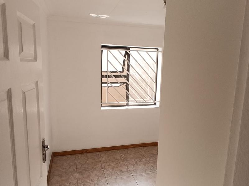 To Let 2 Bedroom Property for Rent in New Woodlands Western Cape